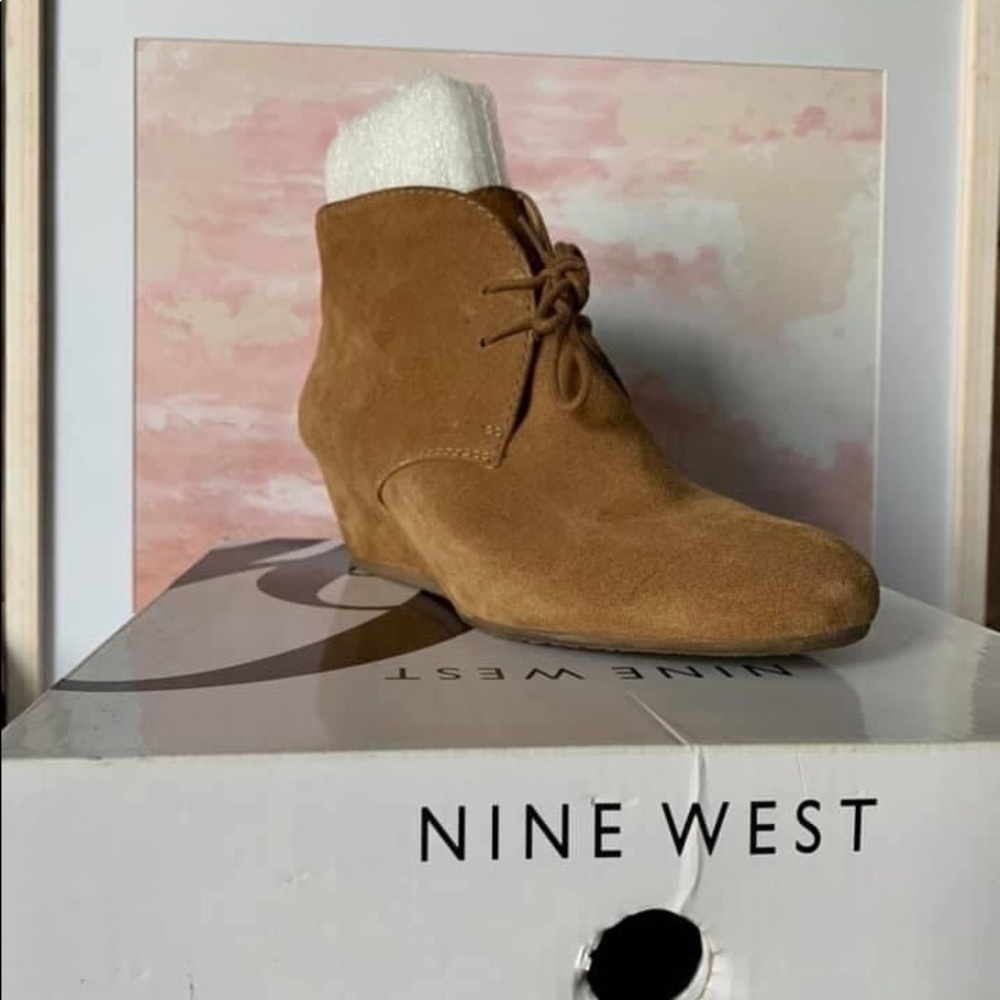 Tan wedge
